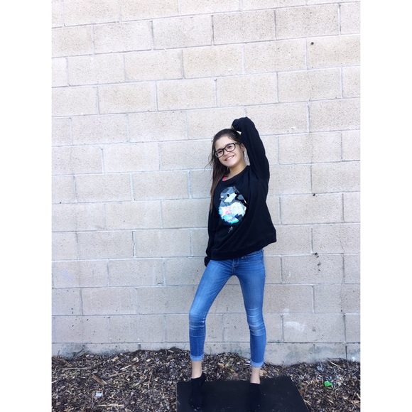 Long sleeve sequin bird  🐦 - Picture 1 of 4